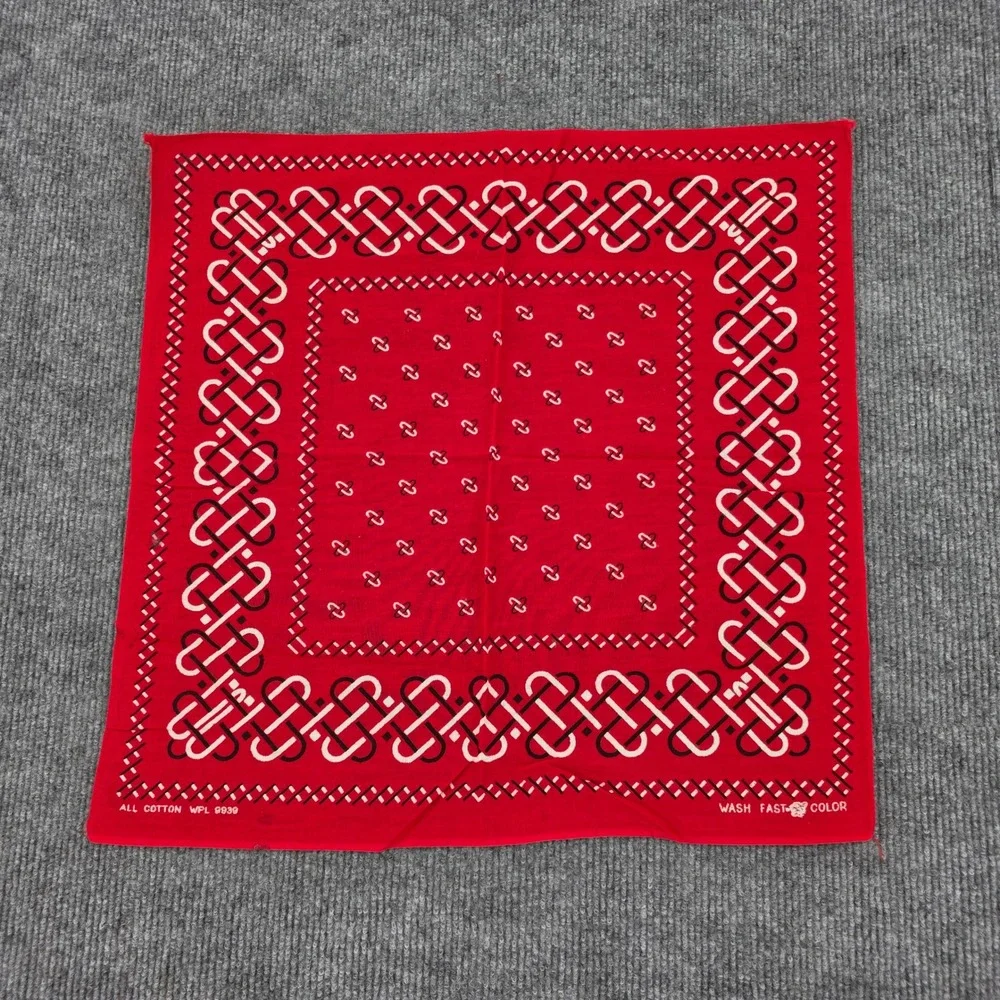 Vintage Red Cotton Bandana WPL 9939 Interlocking Geometric Chain Link 16.5 in